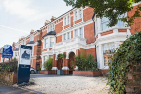 Отель The Blue Piano Guesthouse  Бирмингем